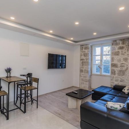 Kaštela Seafront Apartments Karlo מראה חיצוני תמונה