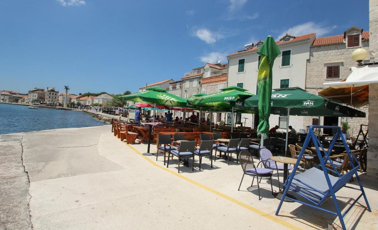 Kaštela Seafront Apartments Karlo מראה חיצוני תמונה