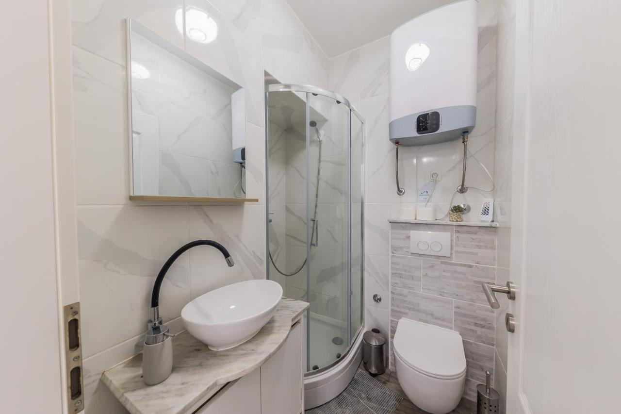 Kaštela Seafront Apartments Karlo מראה חיצוני תמונה