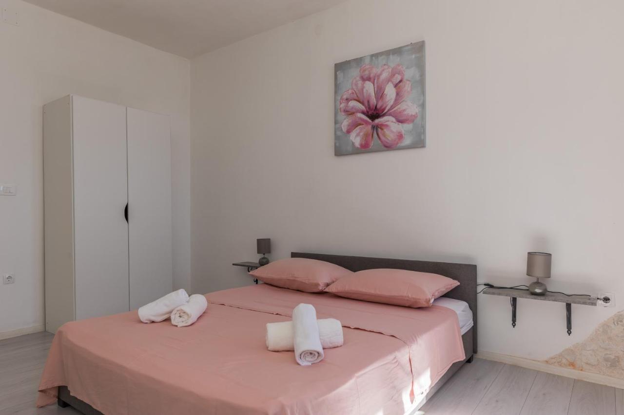 Kaštela Seafront Apartments Karlo מראה חיצוני תמונה