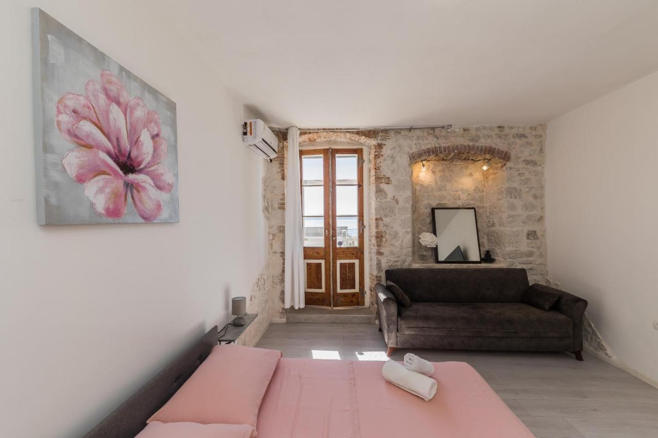 Kaštela Seafront Apartments Karlo מראה חיצוני תמונה