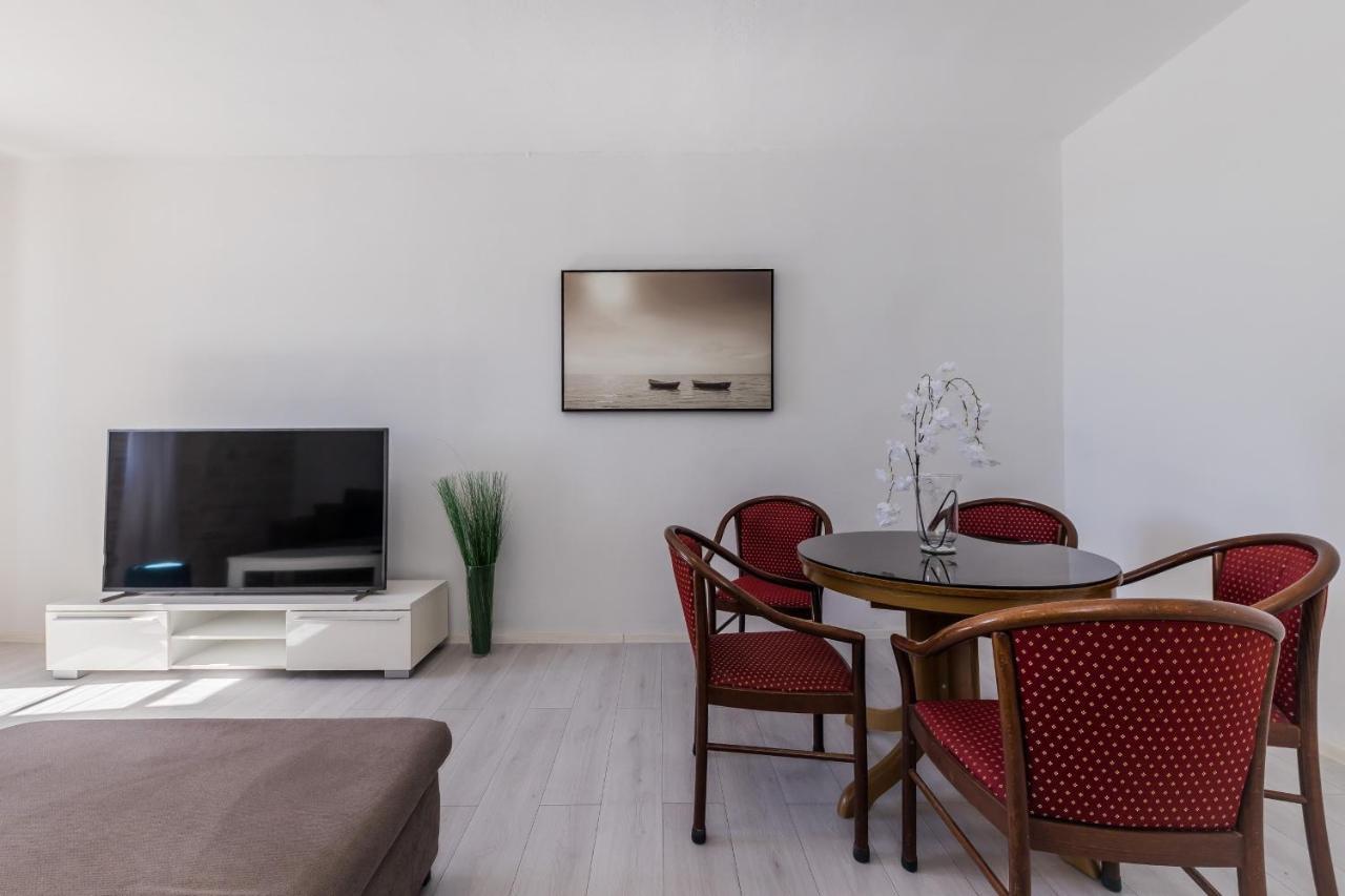Kaštela Seafront Apartments Karlo מראה חיצוני תמונה