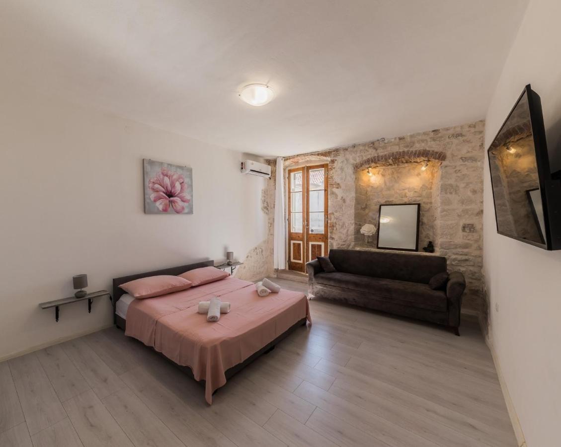 Kaštela Seafront Apartments Karlo מראה חיצוני תמונה