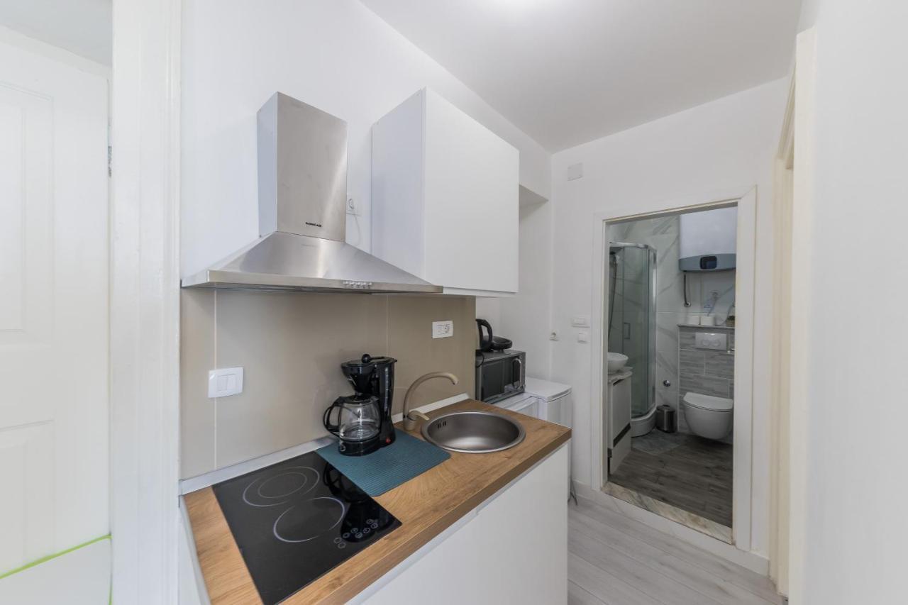 Kaštela Seafront Apartments Karlo מראה חיצוני תמונה