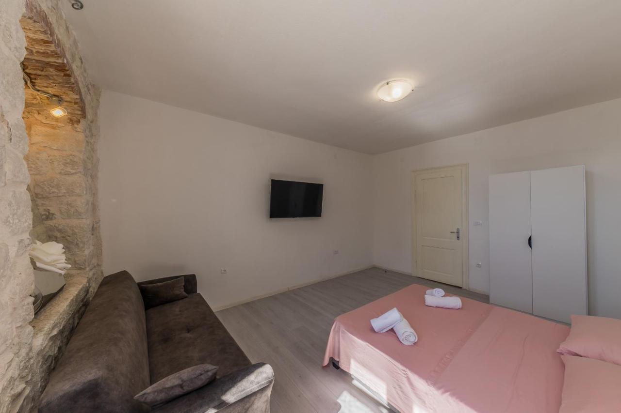Kaštela Seafront Apartments Karlo מראה חיצוני תמונה