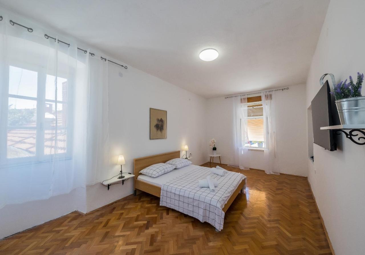 Kaštela Seafront Apartments Karlo מראה חיצוני תמונה