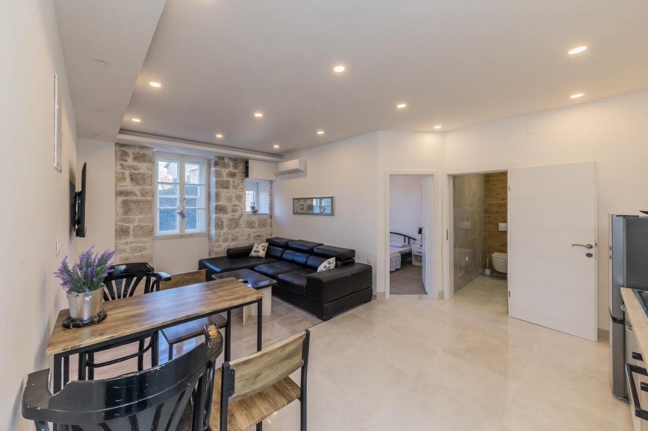 Kaštela Seafront Apartments Karlo מראה חיצוני תמונה
