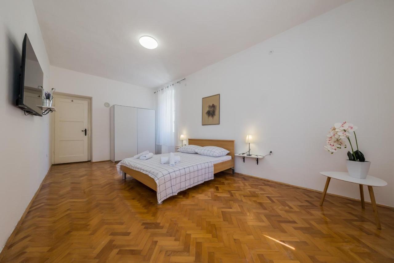 Kaštela Seafront Apartments Karlo מראה חיצוני תמונה