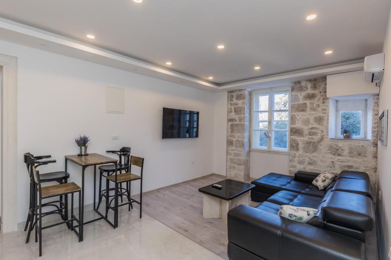 Kaštela Seafront Apartments Karlo מראה חיצוני תמונה