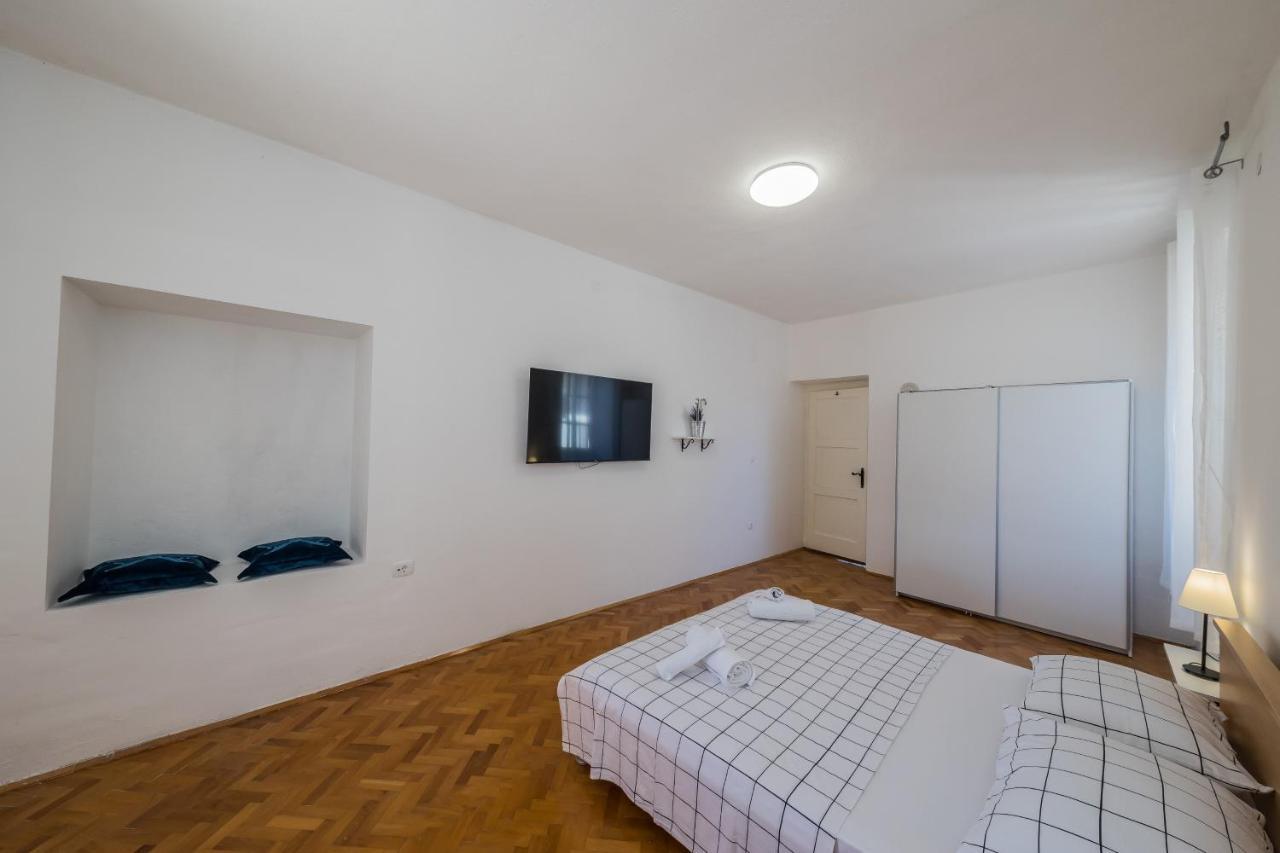 Kaštela Seafront Apartments Karlo מראה חיצוני תמונה