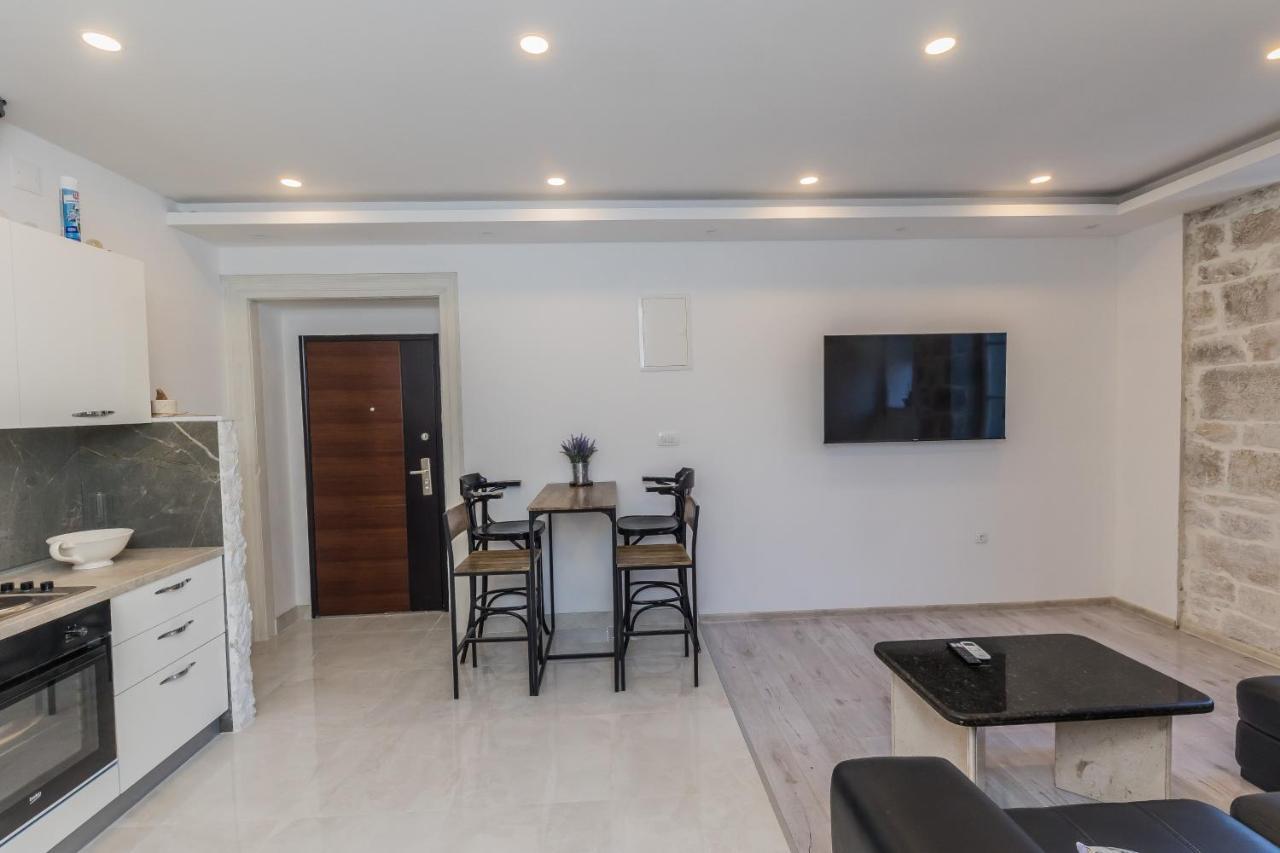 Kaštela Seafront Apartments Karlo מראה חיצוני תמונה