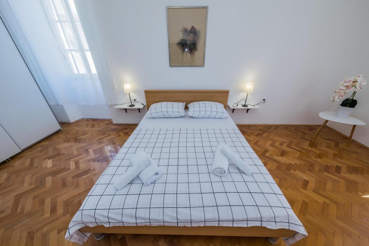 Kaštela Seafront Apartments Karlo מראה חיצוני תמונה